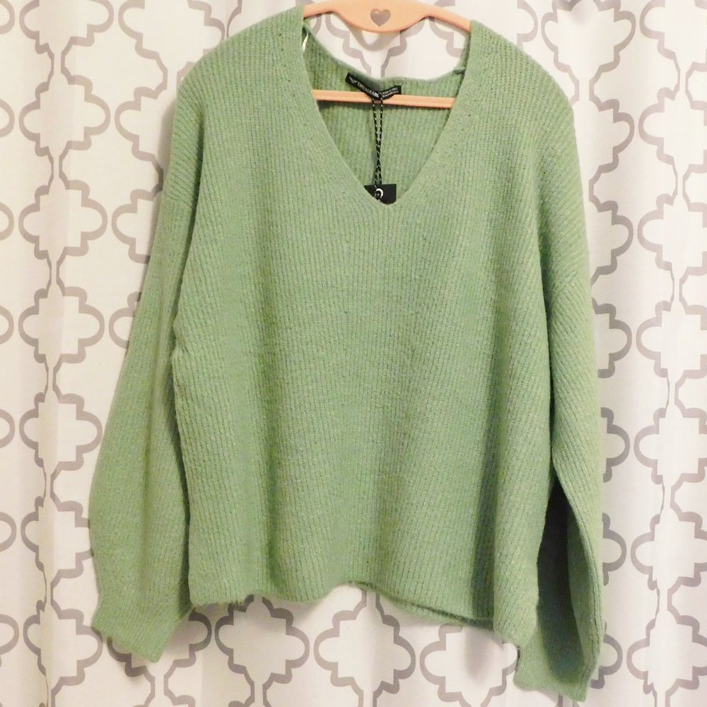 Threadbare Light Green Oversized Cropped V-Neck Sweater - S/M (NWT)